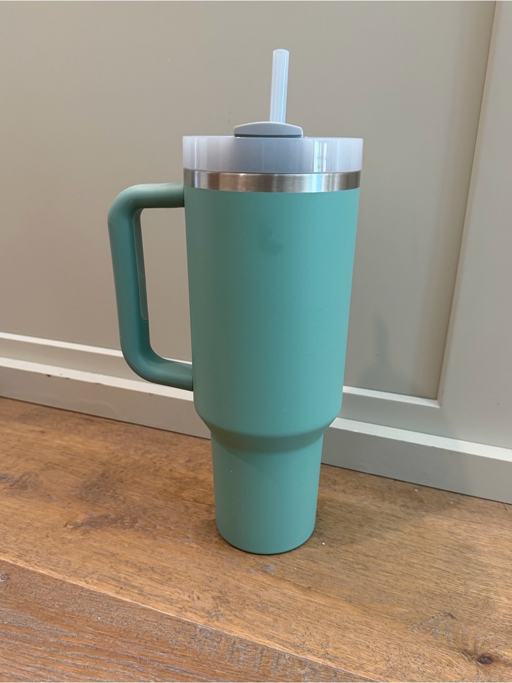 Stanley - Quencher H2.0 FlowState Tumbler - 40oz - Eucalyptus - Picture 2 of 3